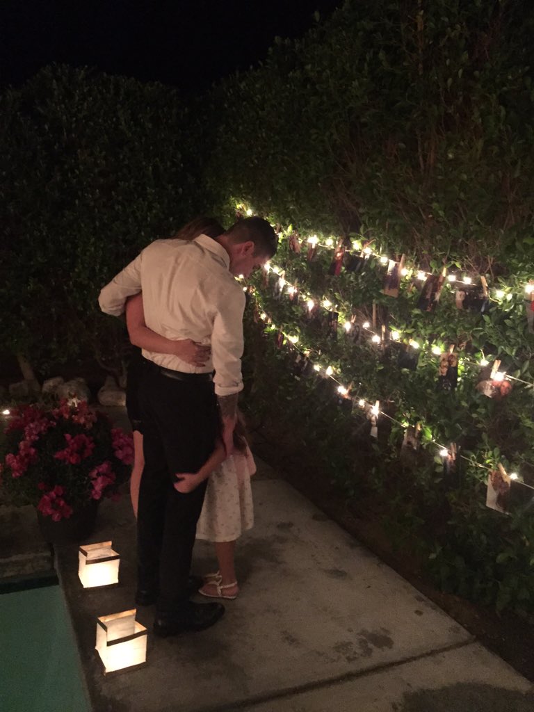 Marianguloo8's tweet photo. She said yes!👰🏼❤️ https://t.co/aaKVOZ8Riu