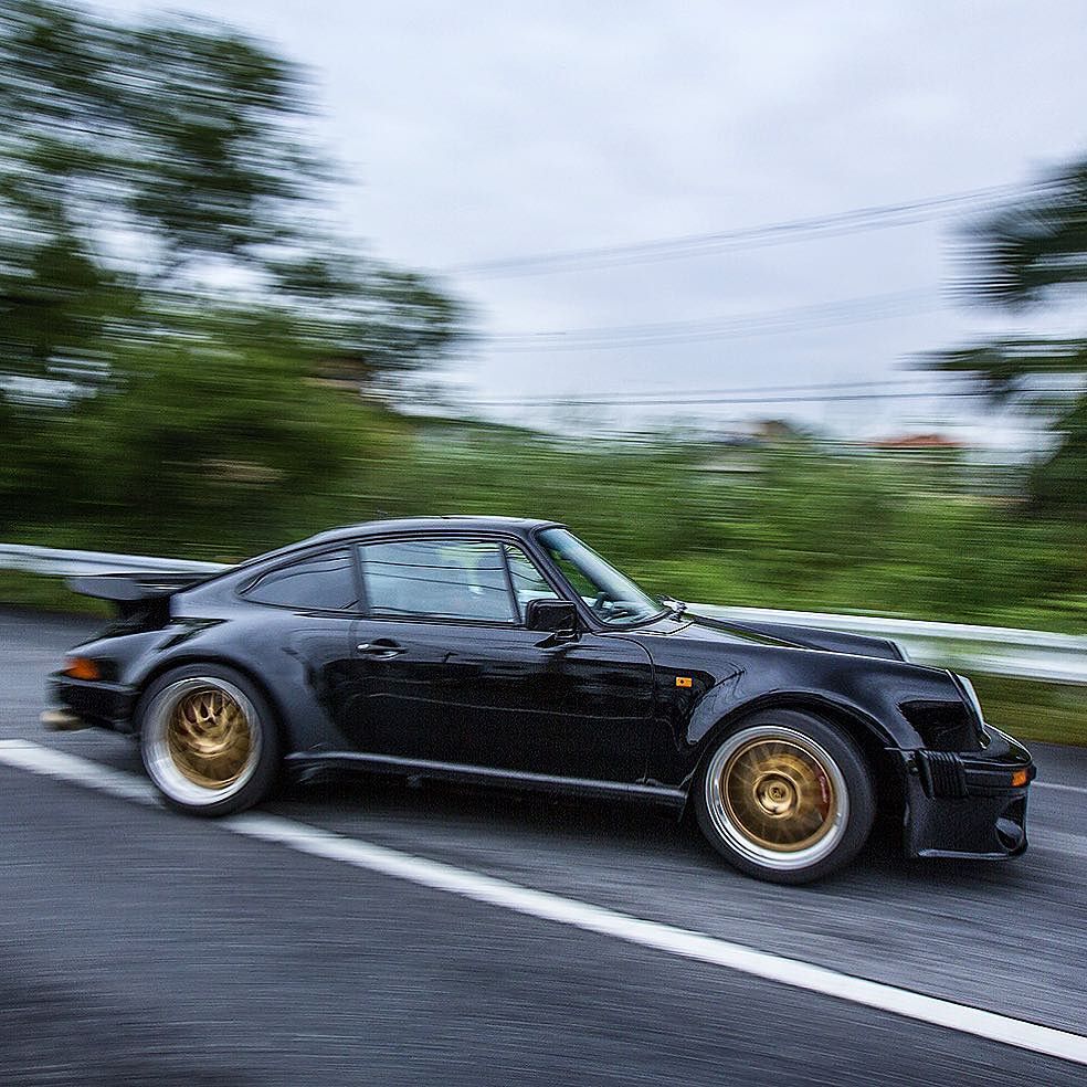 OnlyCarrera's tweet photo. #porsche #porsche911 #porsche930 #porsche930turbo #porscheturbo #porscheclassic #911turbo #911classic #veryfastcar … https://t.co/IY2gnhcbgc