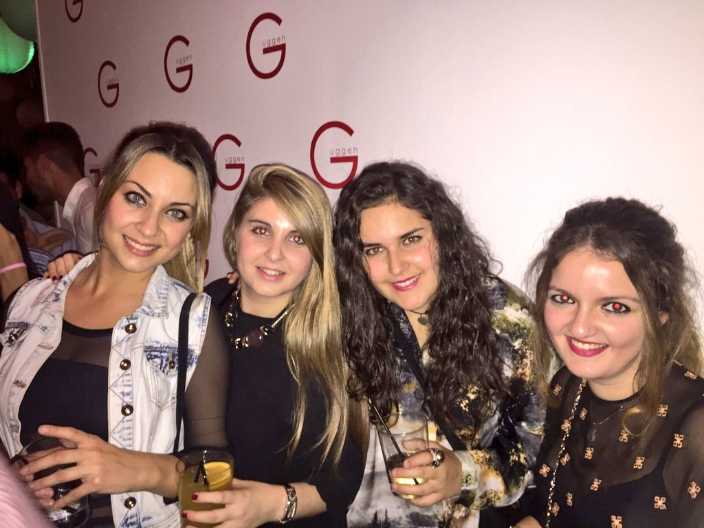 PubGuggen's tweet photo. #DomingoGuggen #Badajoz
#fiesta #Hallowen
#Urba #AmbientePerfecto
#Musicón #yalosabes https://t.co/7CqHApEhhU