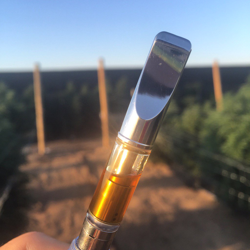 clarityfarmswa's tweet photo. This is what you use to get high like flower but with no smoke / no mess. #liquidco2 oil gets more #terpenes https://t.co/nERKrn72DN