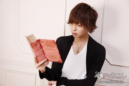 中野善夫 No Twitter こんな持ち方では本が傷む Hattorixxx 本を読む男子は男らしい 幸せな恋愛がしたいなら 読書男子 を狙え T Co Tthtwhg2ih どうでもいいけど片手で読むには本分厚すぎる T Co K3fwtcyplk