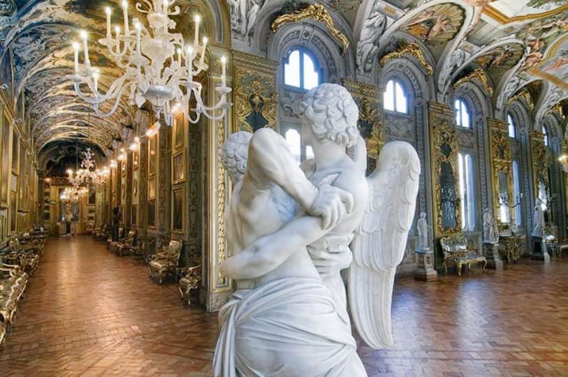 PLucry's tweet photo. #PalazzoDoriaPamphilj .
#Galleria  degli #specchi .
#Roma .

Tutto molto #magnifico https://t.co/wa1T5HkuP2