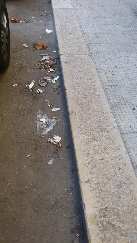 PiccoloSpanky's tweet photo. Buongiorno @Antonio_Decaro la avviso che anche in via O. Serena paghiamo la TASI. Mandi qualcuno please. https://t.co/6ItfLi5dpU