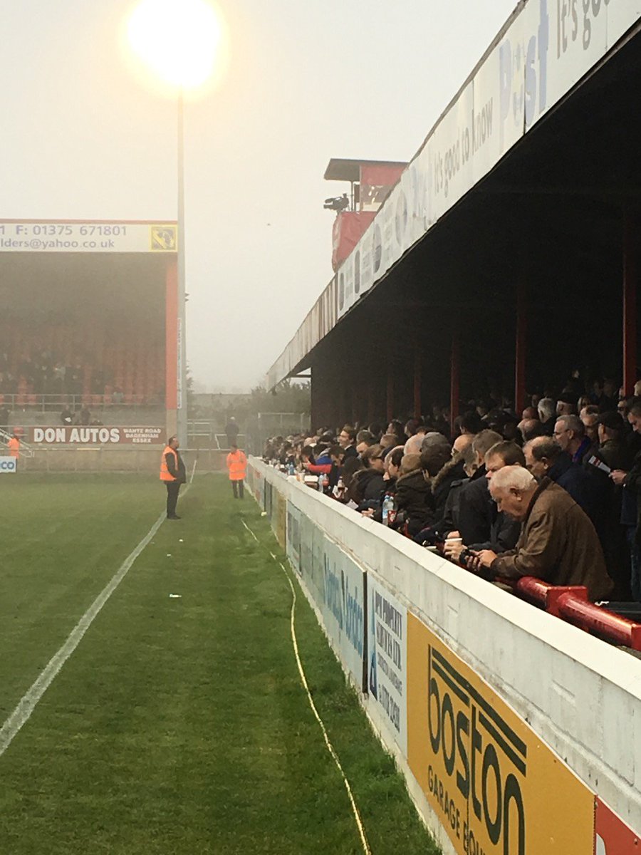 SuleyOzturk's tweet photo. Een van de tribunes langs het veld bij Dagenham &amp; Redbridge, League Two. https://t.co/KSK2Qt49kk