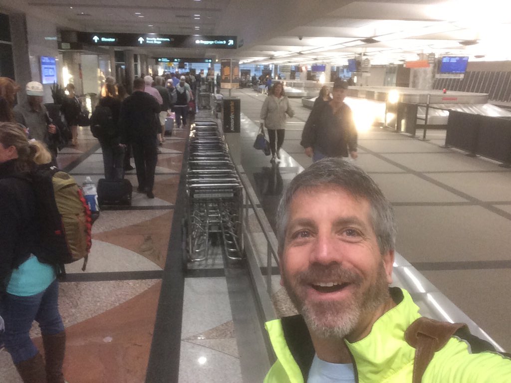 audaxcyclist's tweet photo. The security line at #DIA this morning wraps all the way back to baggage pick up https://t.co/xr3jk7DNUt