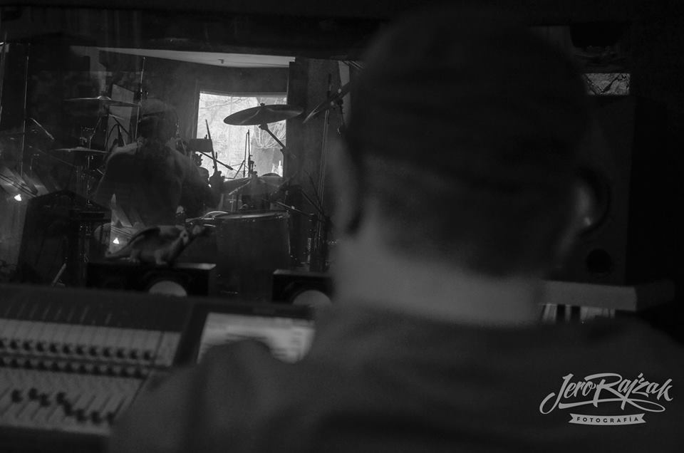 El sabado, arrancamos grabacion de bateria y bajo para el #EP, como hace 2 años con #JuegoSucio! #VuelveElTeam