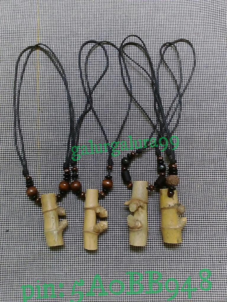 distrogalura99's tweet photo. #bambupetuk #kalungbambu #aksesoris #handmadeb#tradisional #cari #dibandung cp:5A0BB948 #sundanis #senilukis #unik https://t.co/5tfkn0bM3U