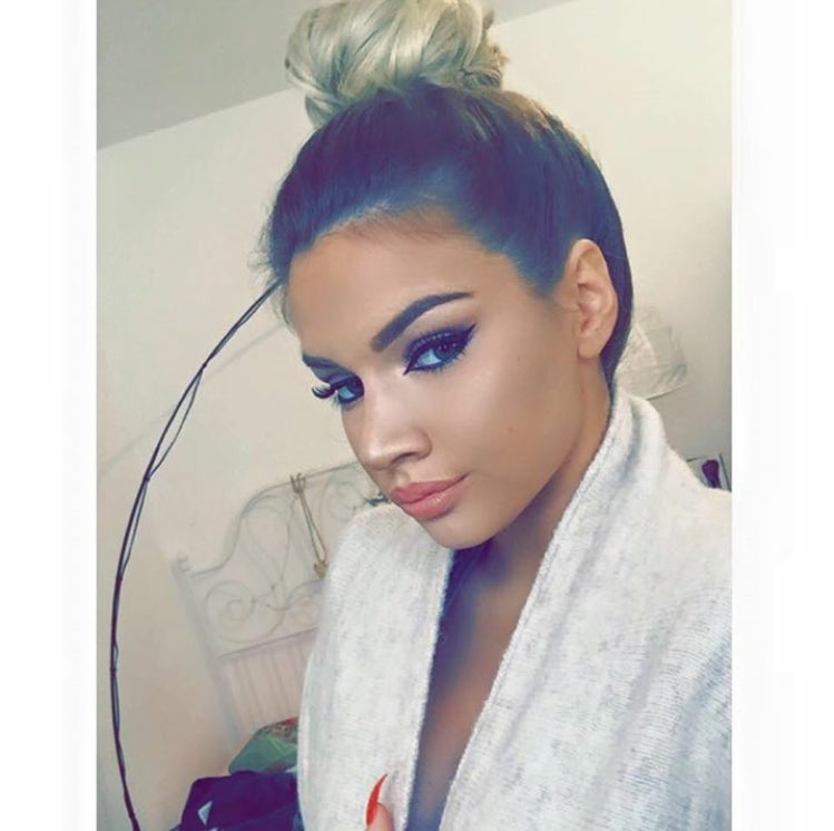 ShirinDavid's tweet photo. Ich bekomme heute endlich meine Wohnungsschlüssel 😍🏡 https://t.co/JkpvT0MXAN