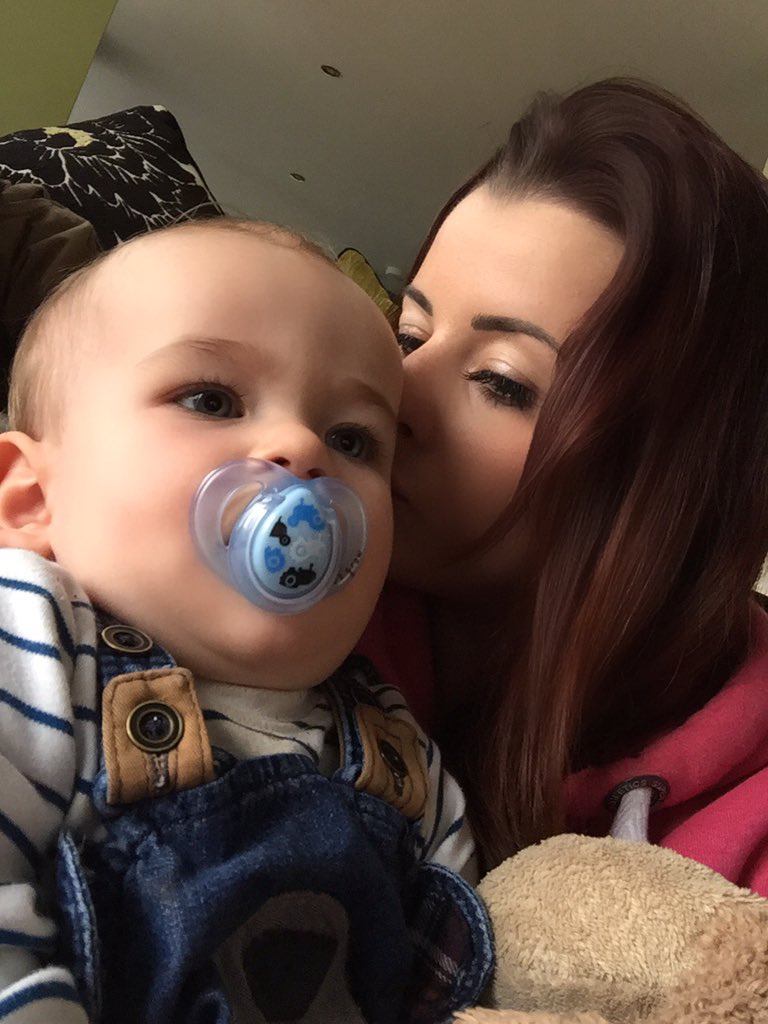 Miss_Secker's tweet photo. Monday's really aren't that bad #snuggles #baby #boy https://t.co/YaAbyeYrsJ
