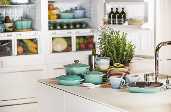 LeCreusetSA's tweet photo. Our fresh new hue, Cool Mint, is available in cast iron. Shop now: https://t.co/nrhe2tLOKn #amazemint https://t.co/3QqUgkcMDj
