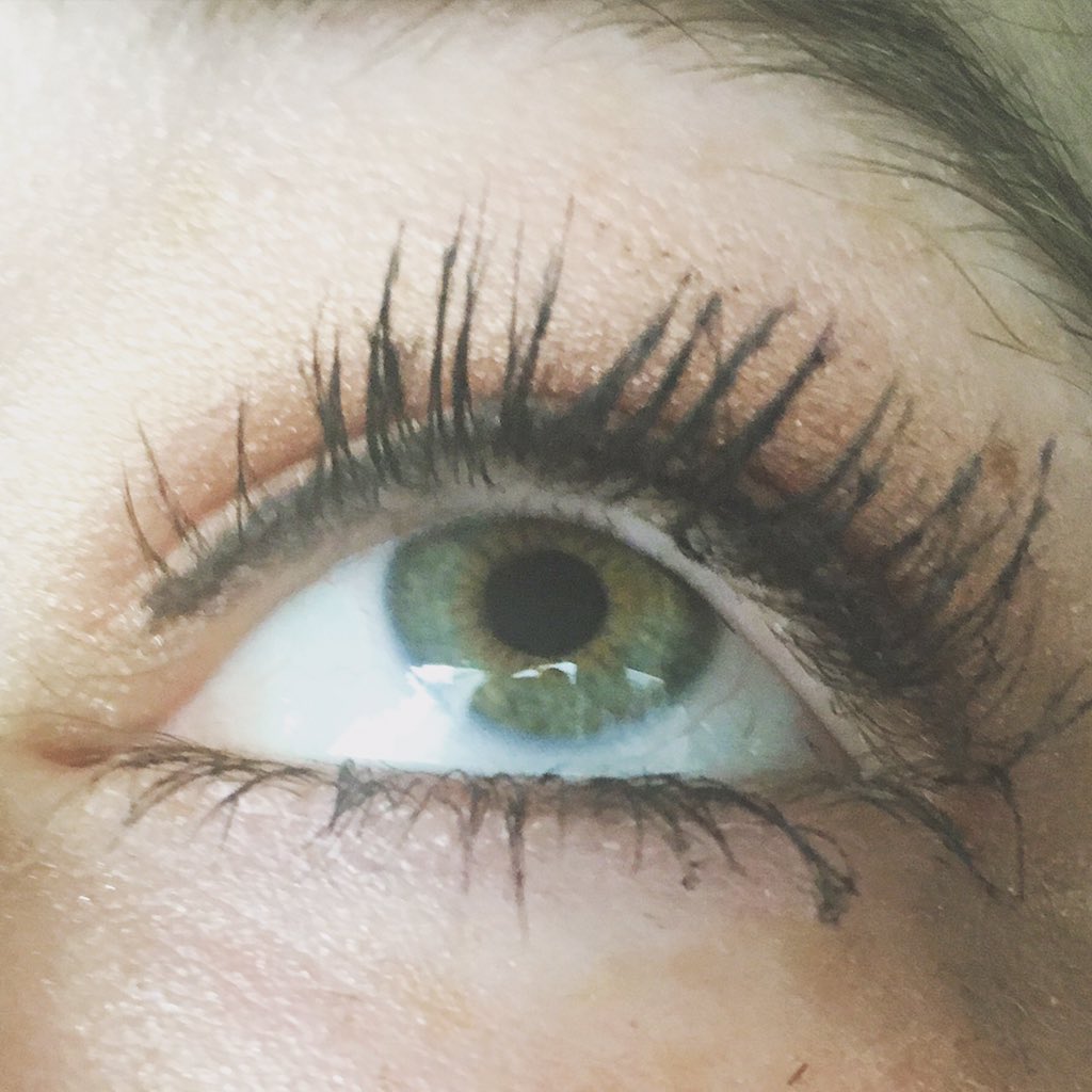 summerdmakeup's tweet photo. #volume #lashes #makeup #younique #3dmascara #mascara #beauty https://t.co/GbOybVjeos