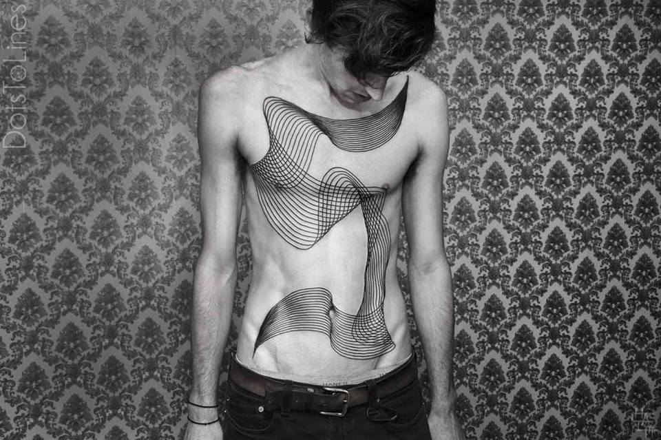 MADMENMagazine's tweet photo. #ChaimMachlev el tatuador con lista de espera de 3 años y pinceles en las manos https://t.co/soaQW1smps #arte https://t.co/ZoJwwnebFU