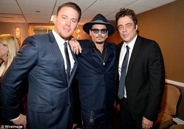 TopDepp's tweet photo. Johnny Depp, Benicio del Toro et Channing Tatum le 1er Novembre 2015 au #HFA2015 https://t.co/P2IkjDevJN