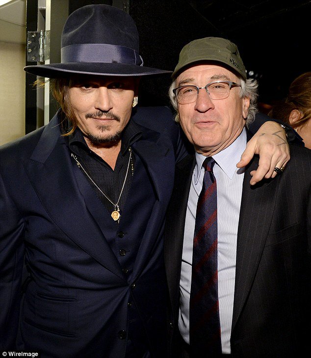 TopDepp's tweet photo. Johnny Depp et Robert de Niro le 1er Novembre 2015 au #HFA2015 https://t.co/V4Fb46ncTo