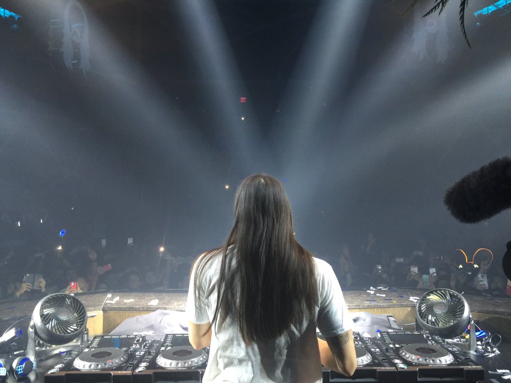 Closing out Halloween weekend at @HakkasanLV! #hkimperialgarden https://t.co/ooU6Jv1upR