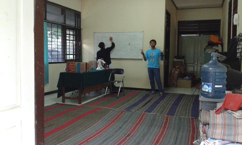 pumfkhunair's tweet photo. Posko PUM 2015 sudah siap kawan !
Oprec panitia magang PPUM 2015 juga sedang berlangsung kawan (2 - 4 nov)
#FLJ https://t.co/uSYc0hnKPU