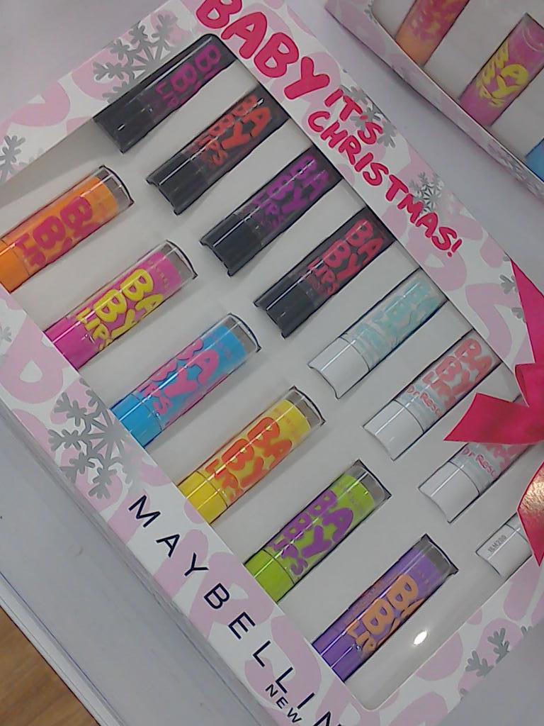BeautyatPrescot's tweet photo. Who's Christmas list has these on🙊💋🎁🎄 We love @maybellineNYUK Baby Lips!! https://t.co/mmwFysayZ5