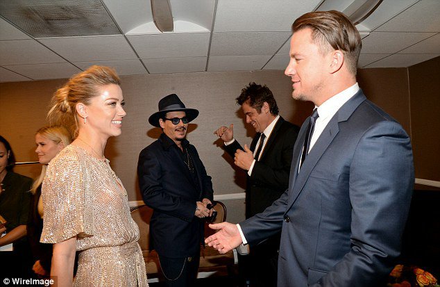 TopDepp's tweet photo. Johnny Depp, Benicio del Toro, Amber Heard et Channing Tatum, le 1er Novembre 2015 au #HFA2015 https://t.co/IcdTAi0tLQ