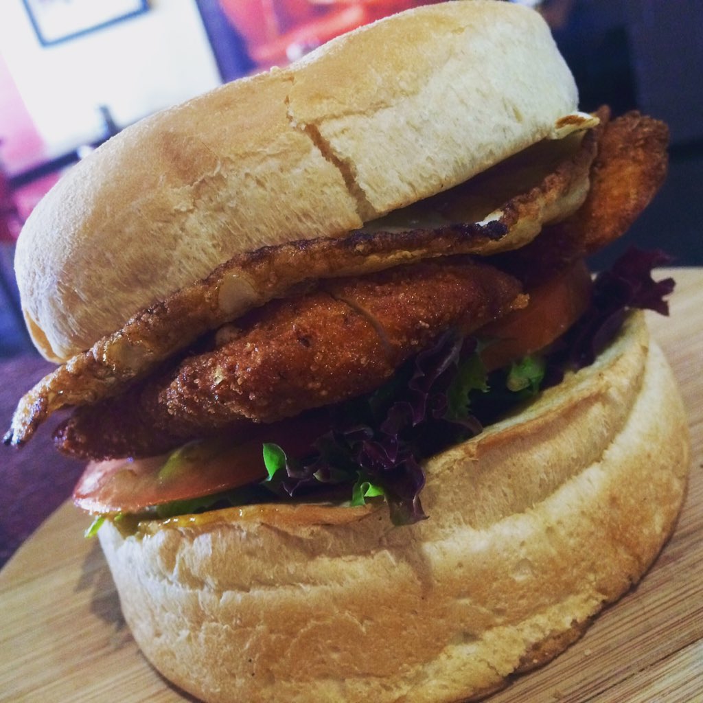 bar138's tweet photo. #specialtoday #$10 #chicken #burger #addbacon #addegg #whynot #yum @bar138 #perth https://t.co/nDMgGVgMnX