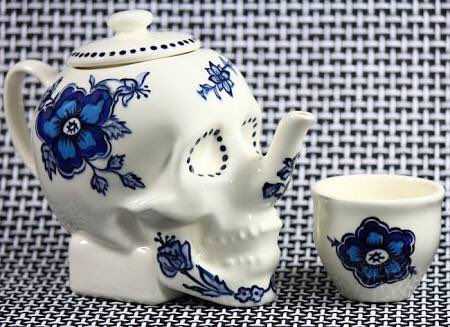 La tetera que todos queremos tener para #Halloween / #Díademuertos 🎃💀😱 #teapotgoals