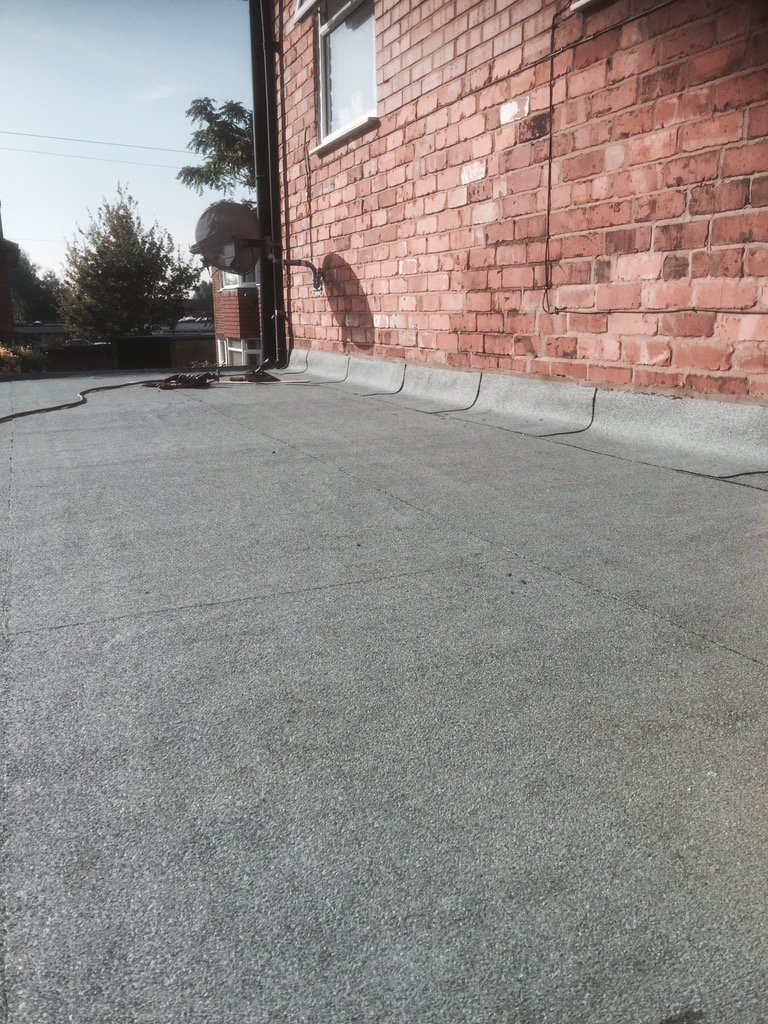 RoofingWrexham's tweet photo. Flat roof problems in Wrexham if your flat roof needs doing call 01978223009
https://t.co/QWL8WwyTVR https://t.co/N65zwRRlns