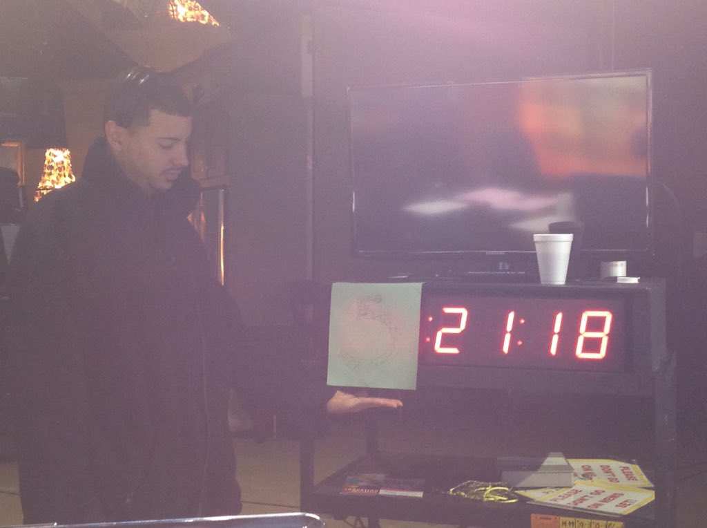 ABCnews4jbruce's tweet photo. This is how we turn the clocks back at @ABCNews4 #engineerneeded @DJRPR https://t.co/KVNxjDIwET