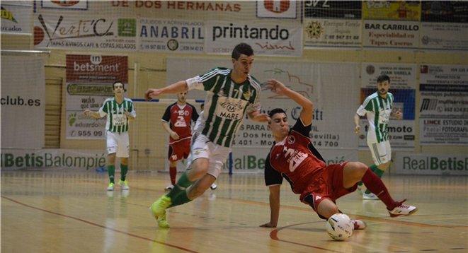 ligaprimefutsal's tweet photo. (VÍDEO) Importante victoria del @RealBetisFSN ante @FSDPuertollano (7-1) https://t.co/Wlj4nQzYnP #LNFS https://t.co/73pVNmp1Vb