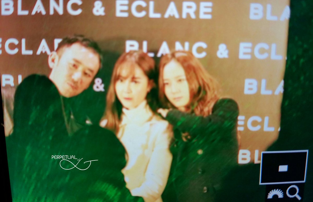 [PIC][02-11-2015]Jessica tham dự buổi Fansign và ra mắt cửa hàng cho "BLANC & ECLARE X KOON" vào chiều nay CSzO94WUkAAJRsg