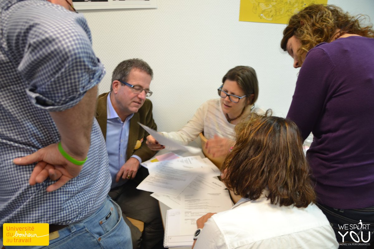 WeSportYou's tweet photo. Retrouvez notre #Challenge #Ubat2015 > Passeur de #bonheur au #travail @FabriqueSpinoza https://t.co/4bX8d5CQZW #DRH https://t.co/n6lpEGQU9e