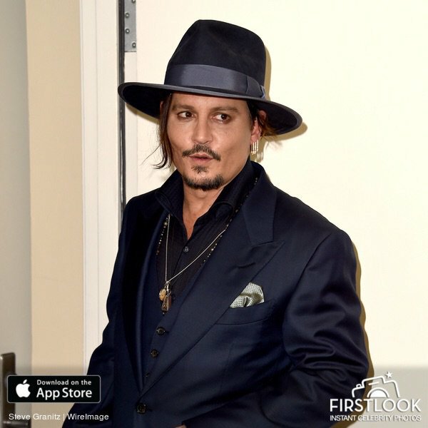 TopDepp's tweet photo. Johnny Depp #HFA2015 le 1er Novembre 2015 https://t.co/eQiOJxoypa