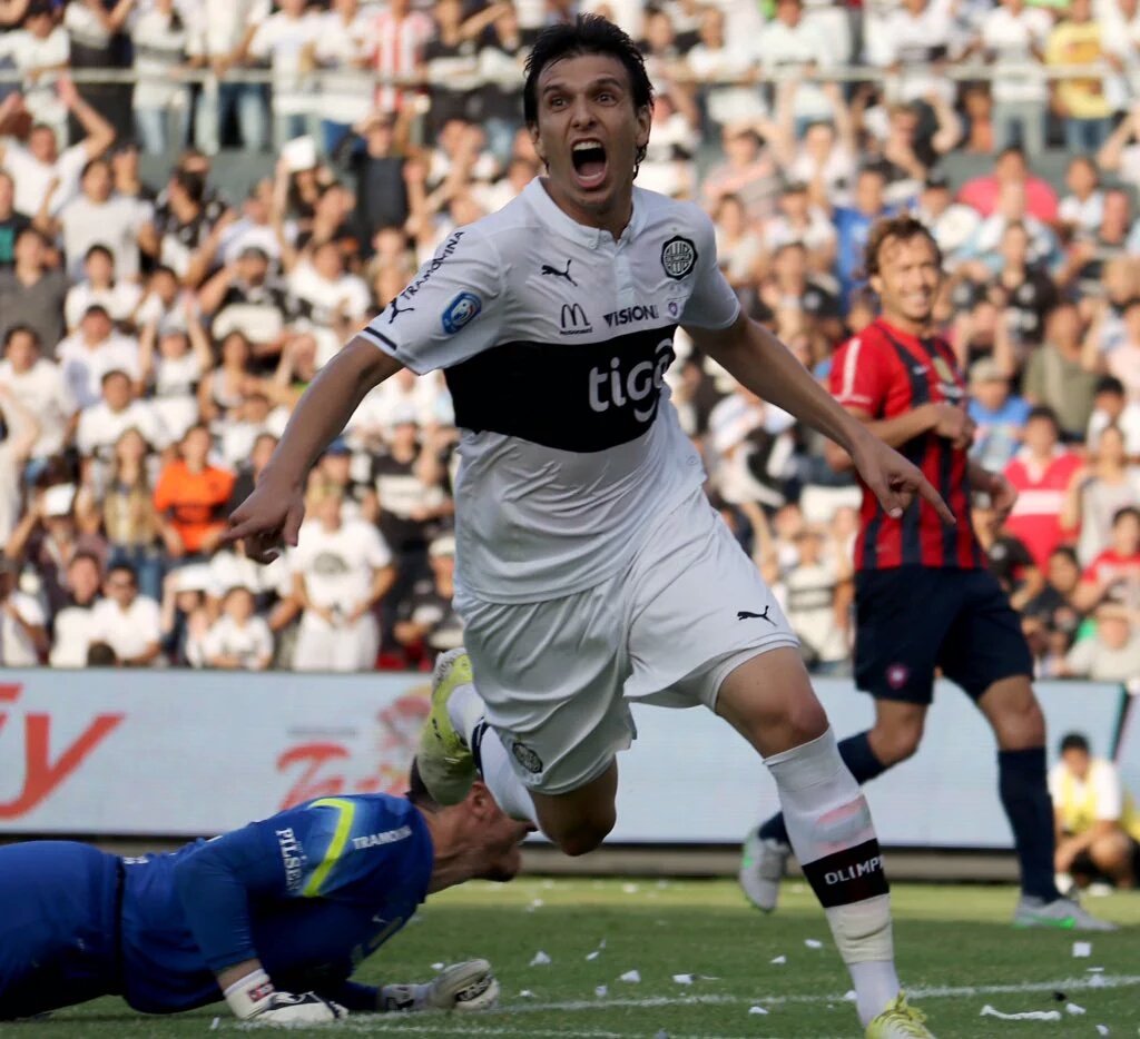 AREAFRANJEADA's tweet photo. Pablo Zeballos festejando el segundo tanto de #Olimpia https://t.co/vQxsVbWpD0