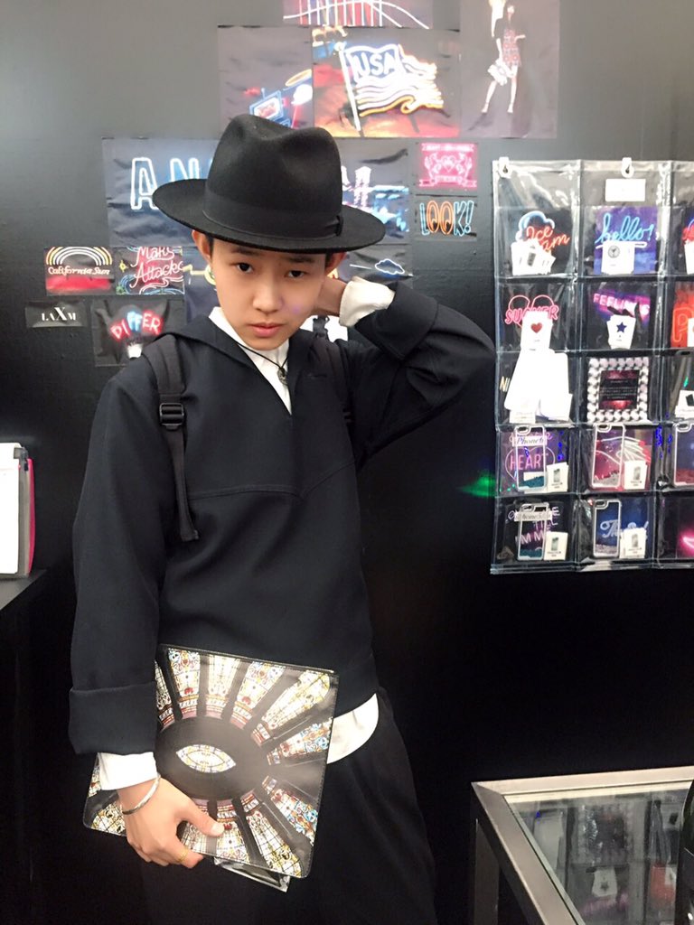 laxm_retent's tweet photo. 文化祭1日目終了しました！お足元の悪い中、沢山のご来場ありがとうございました😌✨明日も9:30〜18:00まで営業しています。残りのわずかな商品もございますので是非GETしに来てください😋💕ご来店お待ちしております🌟 https://t.co/V2gCmH2HW0