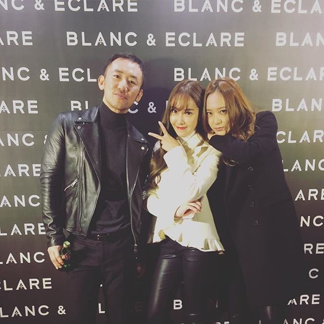 [PIC][02-11-2015]Jessica tham dự buổi Fansign và ra mắt cửa hàng cho "BLANC & ECLARE X KOON" vào chiều nay CSzX9xiUYAA1H0f