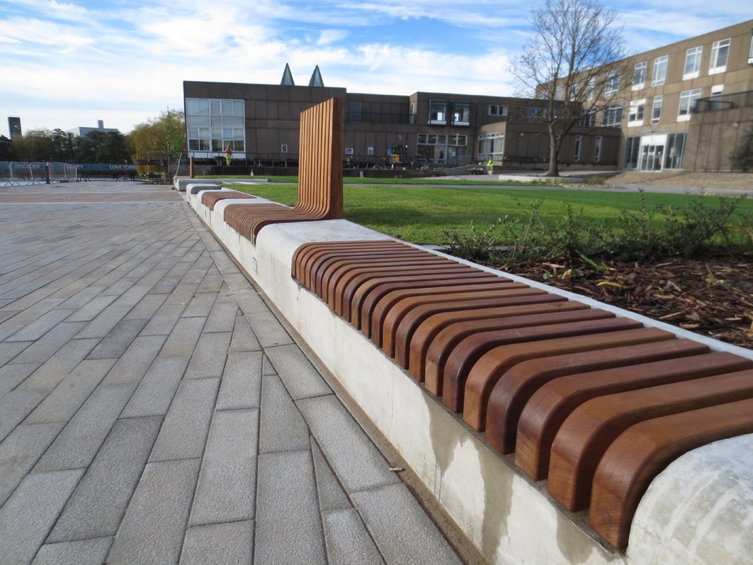 TGP_Landscape's tweet photo. Vanbrugh Piazza @UniOfYork looking great in the autumn sun! @esh_group Cant wait to see it full of people! #landarch https://t.co/rBOazcVxky