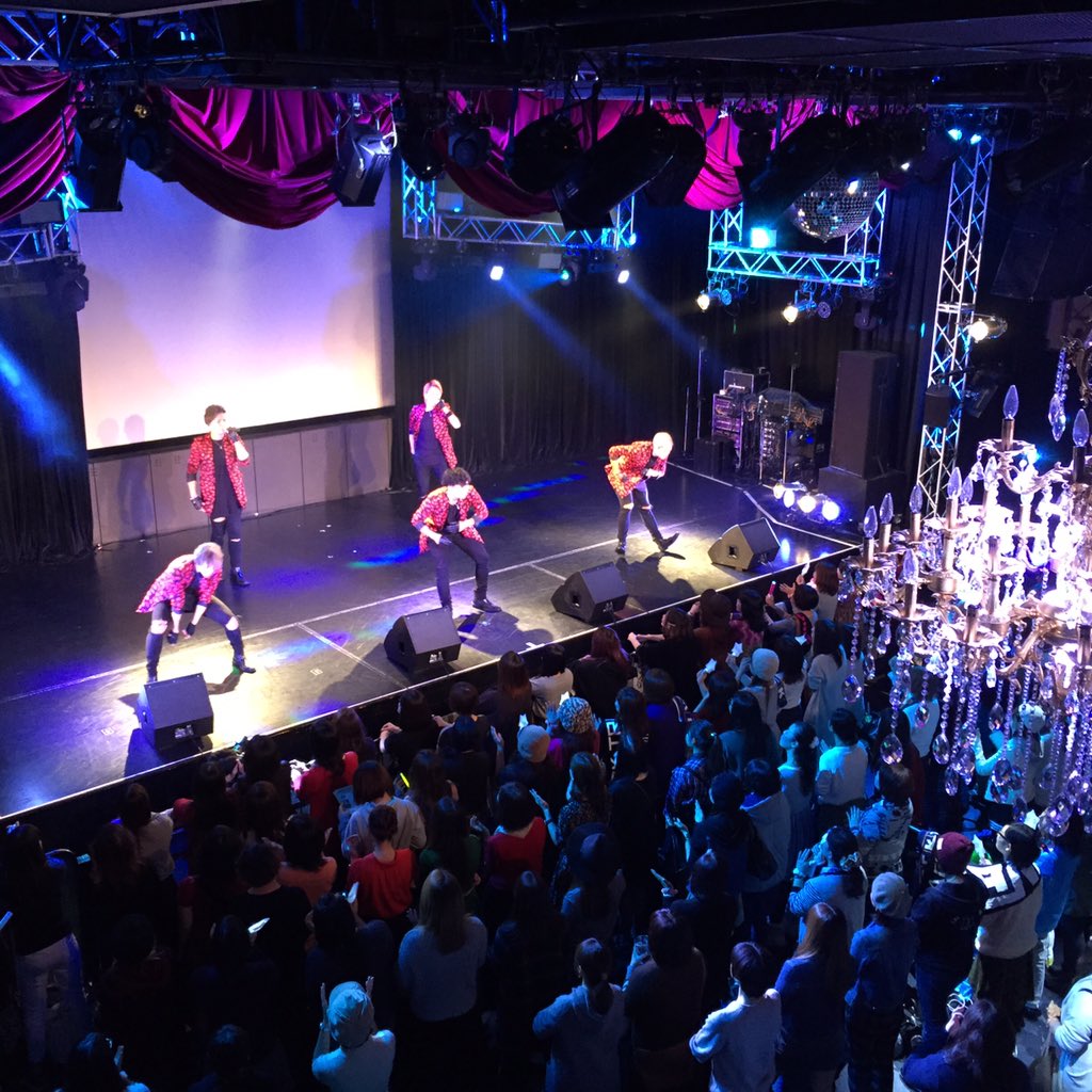 ryope1101's tweet photo. LiveD+ vol.1@新宿ReNY
今はBACK TRICK( @official_BKTK )
こちらのお兄さんたちも最高!笑
イベント終演へ近づいています♪
#Ryope #LiveD+ #backtrick #bktk https://t.co/xJyUZqAul3