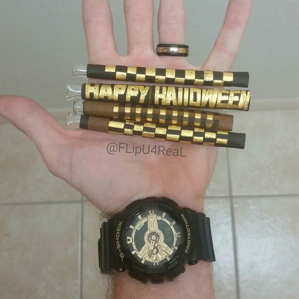 ShinePapers's tweet photo. Happy Halloween #24kblunts #shinepapers #shineblunts #goldblunts #smokinggold #creativerolling #BluntArt #nationalj… https://t.co/s1PJviqXsd