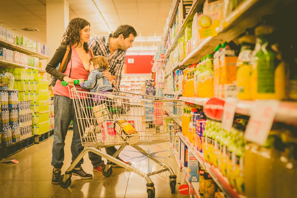 "Lactancia infinita", 14 catorce madres con sus hijos de más de 2 años siendo amamantados bit.ly/1PWdXup