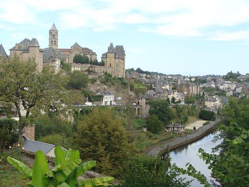 Feeling the #MondayBlues? Want to plan a short break? Try #Correze ; camdenmonthly.com/discover-tranq… . Check out our review!