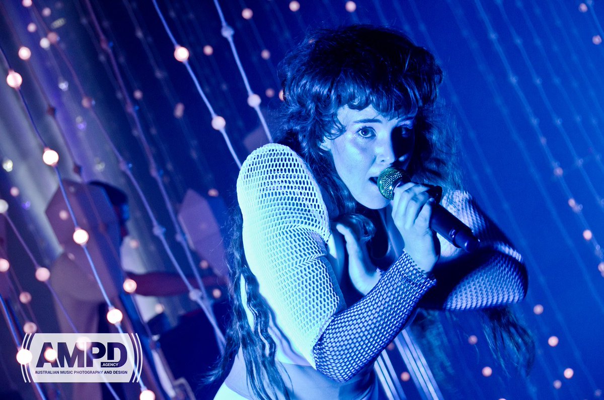 AMPD_Agency's tweet photo. #PurityRing #band #Australia #livemusic #melbourne #170Russell https://t.co/iEDEqdNXDv