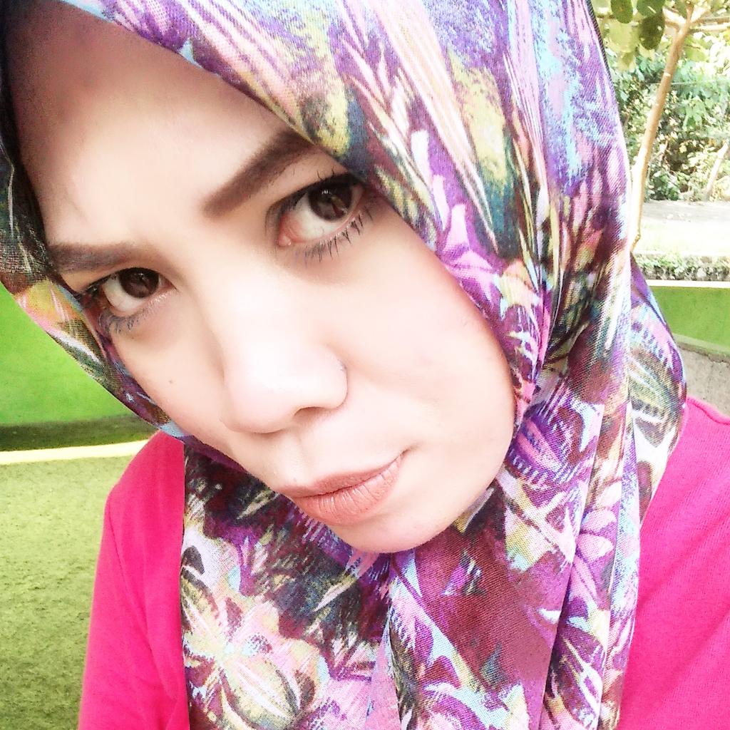 dini_yuyun's tweet photo. @GeronimoFM mass aku mau di ramal dong .. #Rantang https://t.co/JlqkrTiSBo