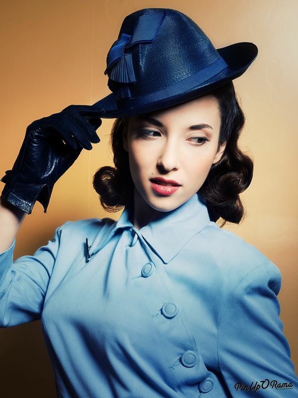 Chez_PouPoule's tweet photo. La classe des années 40 !#pinuporama #ChezPouPoule#retrostyling#vintage https://t.co/HZ3kqYoyUQ