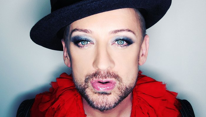 FormulaTV's tweet photo. 'The Voice UK' censura un comentario de Boy George: "Yo dormí con Prince” https://t.co/wm0vB1XpEk https://t.co/PFkEmRjNe6