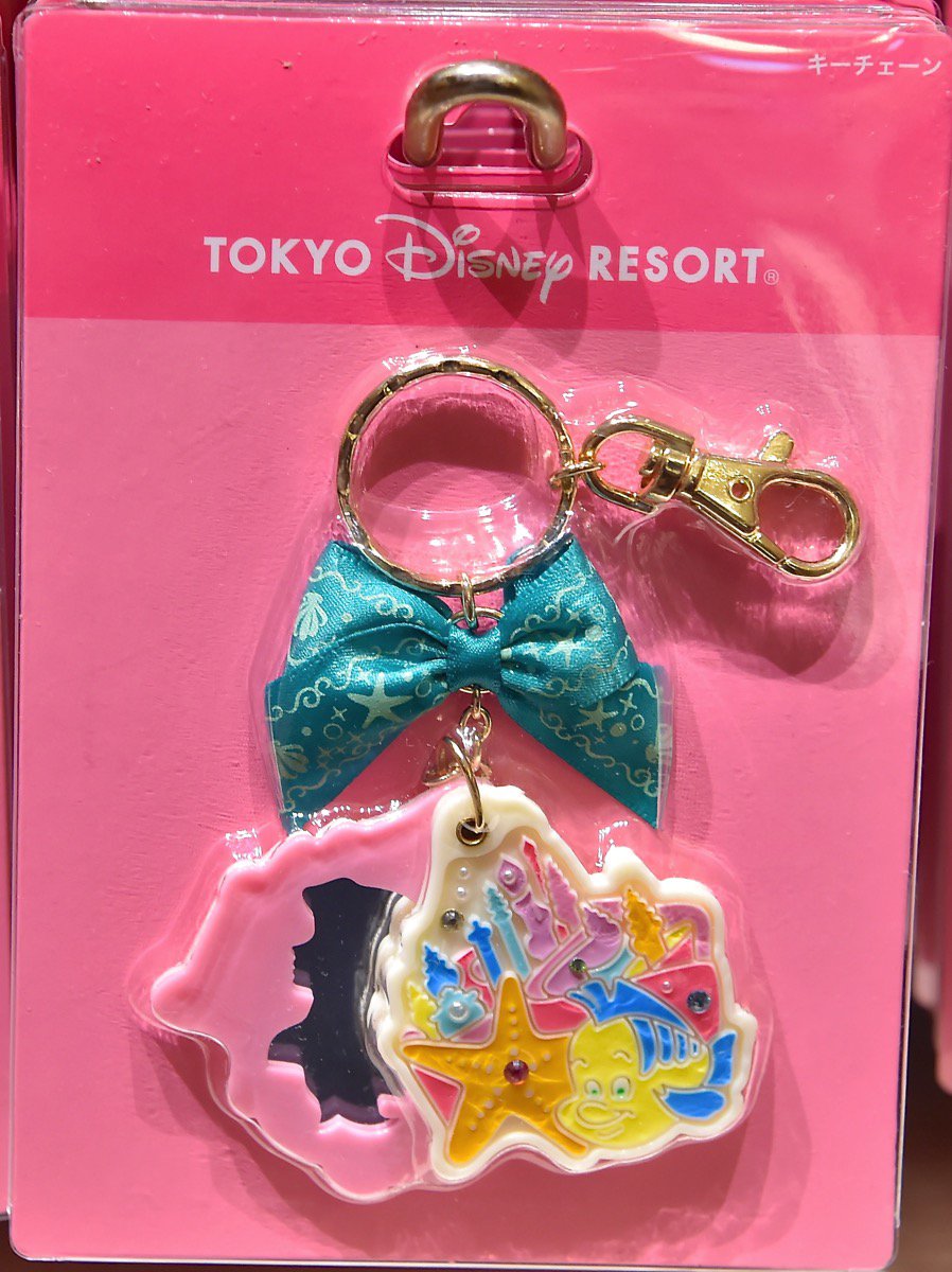 Mezzomikiのディズニーブログ Auf Twitter ラプンツェルたちディズニープリンセスデザインのミラー付きキーチェーン カラフルな プリンセスたちのキーアイテムとプリンセスのシルエット型ミラーがかわいい 詳細 T Co F9kdyhtsph T Co Gvqttsuyb8
