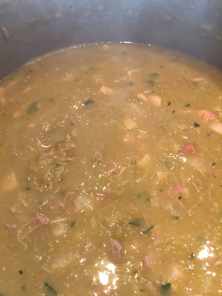 De erwtensoep is weer present! Waar blijft de kachel? Kom #lunchen bij <a href="/Piccalilly1/">Piccalilly Catering</a> op #papendorp
