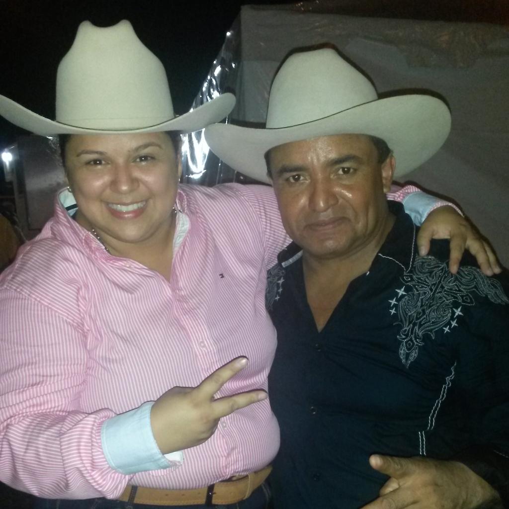 Con lo amarillo de la ñema <a href="/loamarillo/">Vitico Castillo</a> tas como loco ramón, ferias de guanare