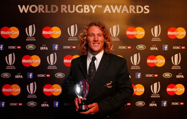 SARugbymag's tweet photo. NEWS: @wernerkok1 was thrilled to receive the @WorldRugby Sevens Player of the Year Award. https://t.co/4dFdMiD7bc https://t.co/HXWePmIjOU