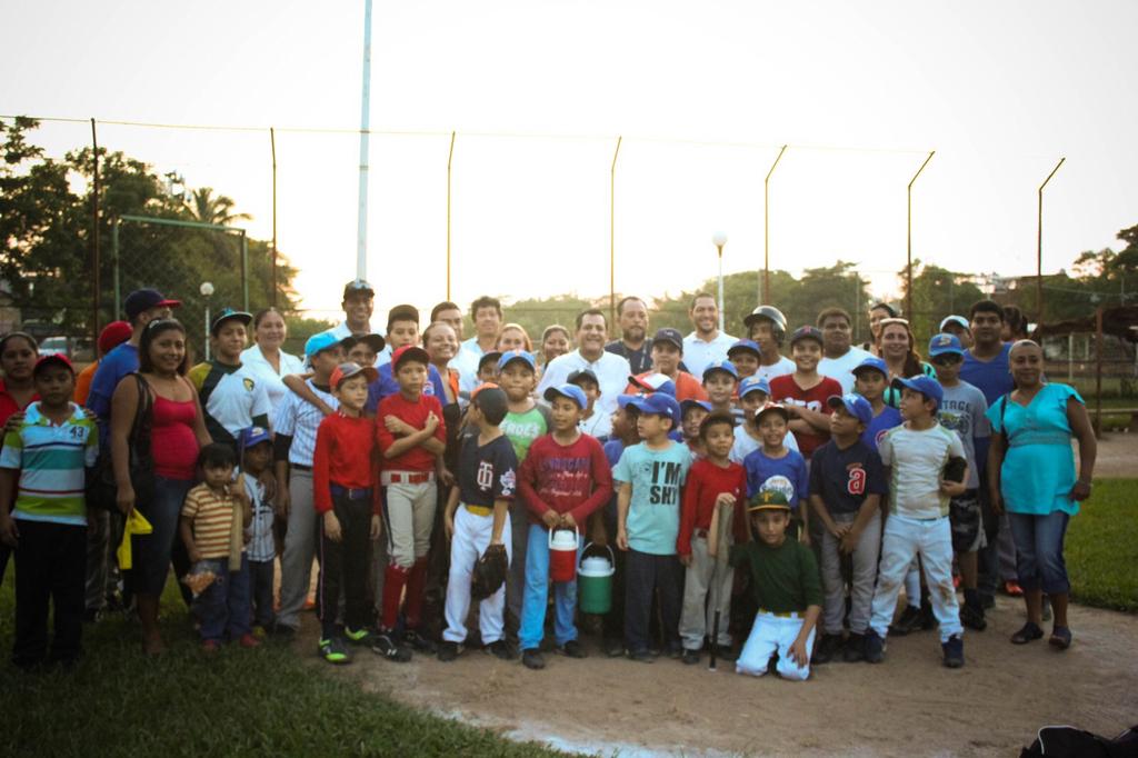 JesusAliTabasco's tweet photo. ¿Les gusta el béis? Les invito a conocer la Liga de Béisbol Nuevos Valores de Tabasco: por la integración familiar. https://t.co/wHQTZXqsEd
