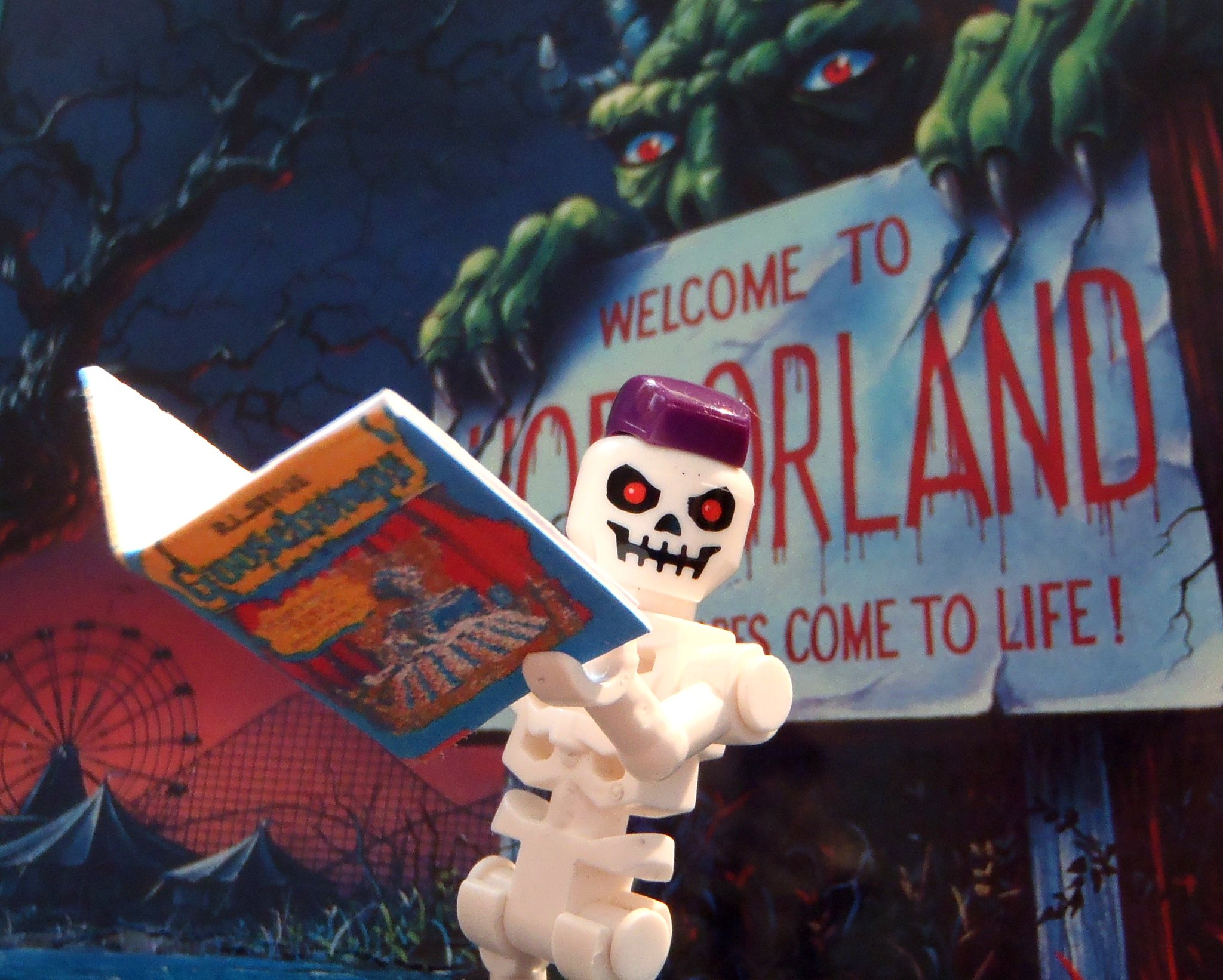 James Childs on X My recent creation Goosebumps Curly the Skeleton Lego Figure. GoosebumpsMovie RL Stine LEGO Group https t sZYVhqVvis X