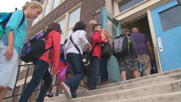 CP24's tweet photo. Education minister says talks continuing with ETFO, CUPE and OSSTF support staff 
https://t.co/nkhIPpHtkL https://t.co/HiRb2JdKQh