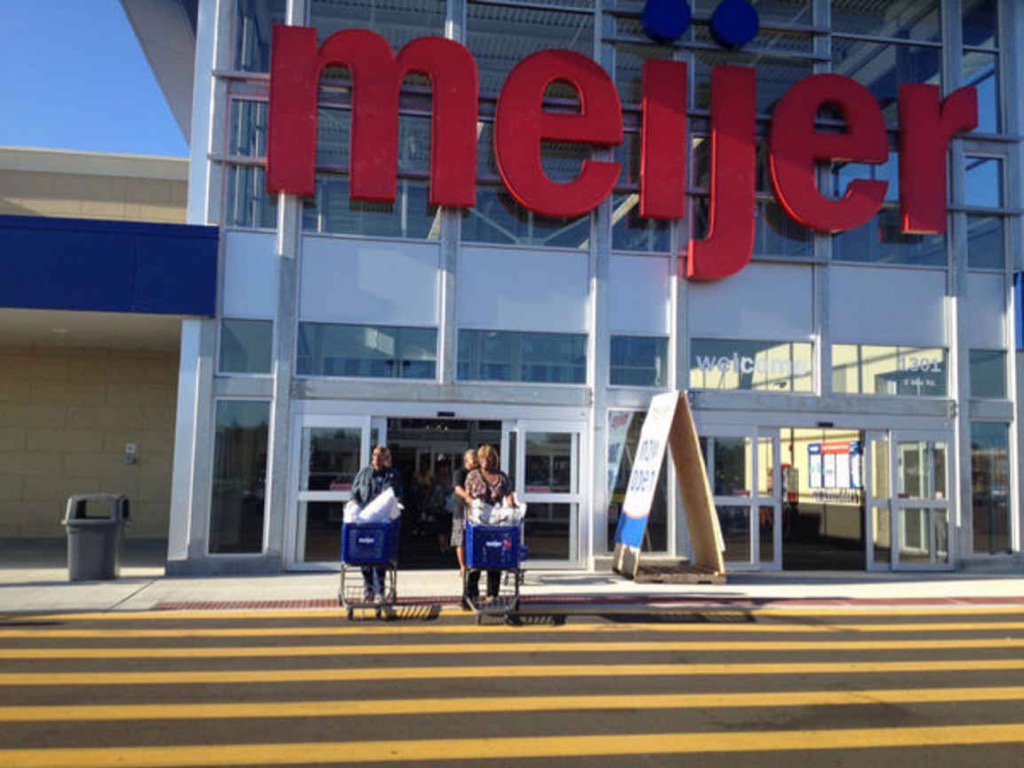 penningink's tweet photo. Meijer is the 2015 'retailer of the year' (Trade pub to mainstream coverage) #CAP321 https://t.co/2QaOvbB8xr https://t.co/DV7Fbd3mmp